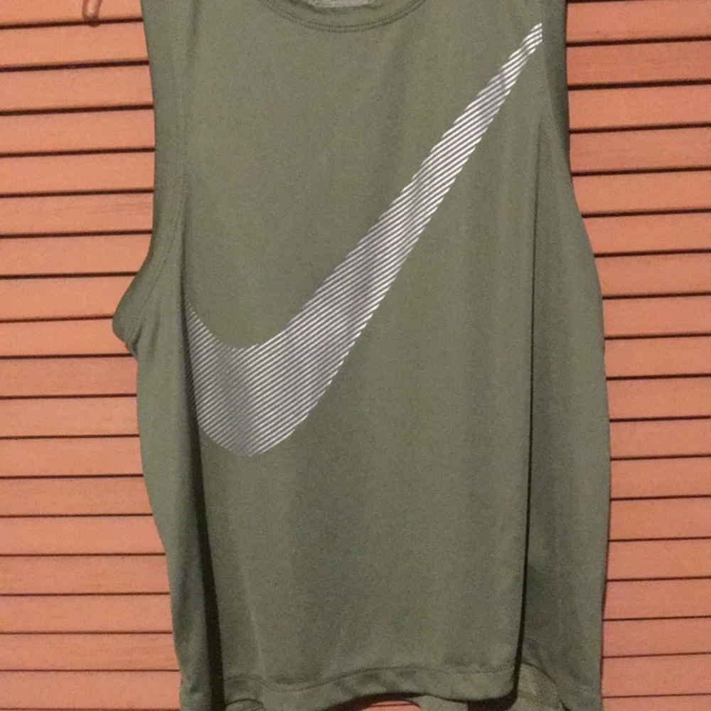 Nike tank - Picture 2 of 3